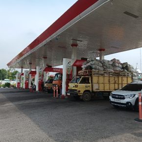 Siang Hari “Hantu” Jerigen Menampakan Wujud di SPBU 14-202-185